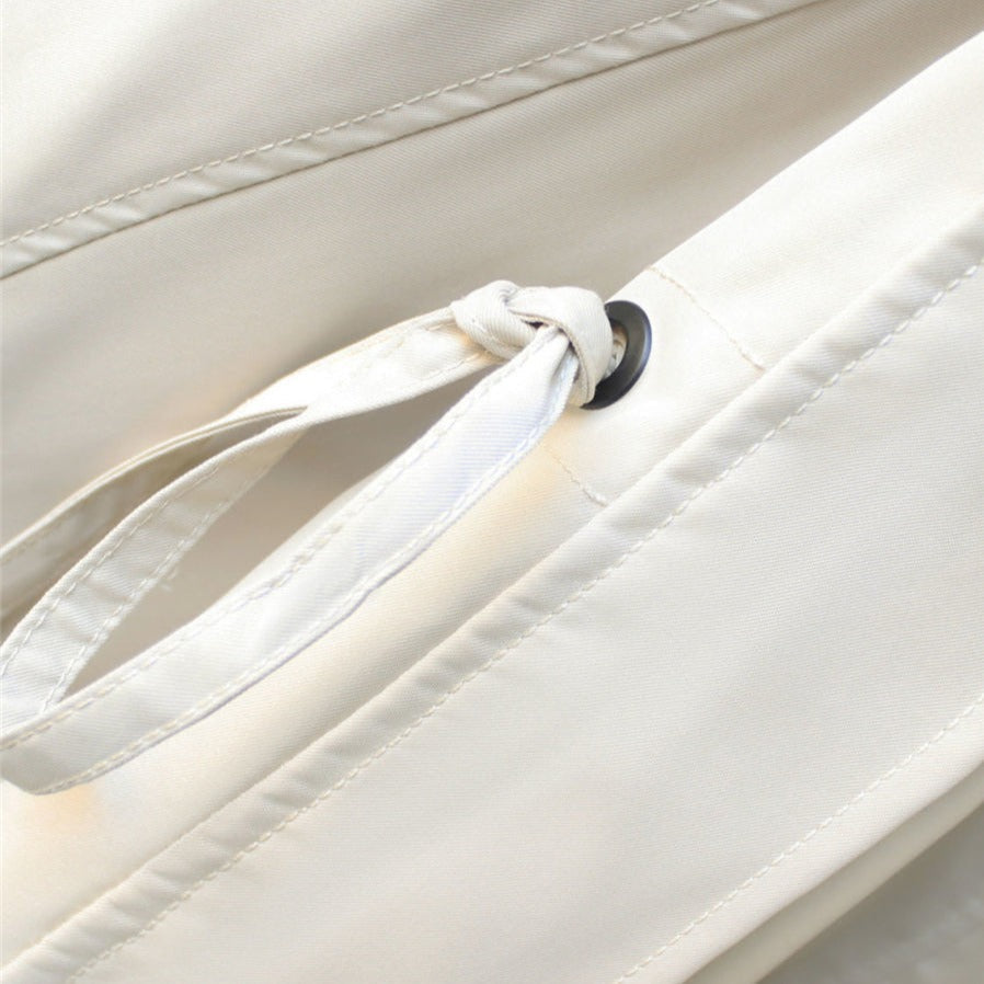 Louis – Sophisticated jacket designed to shield against adverse weather conditions.