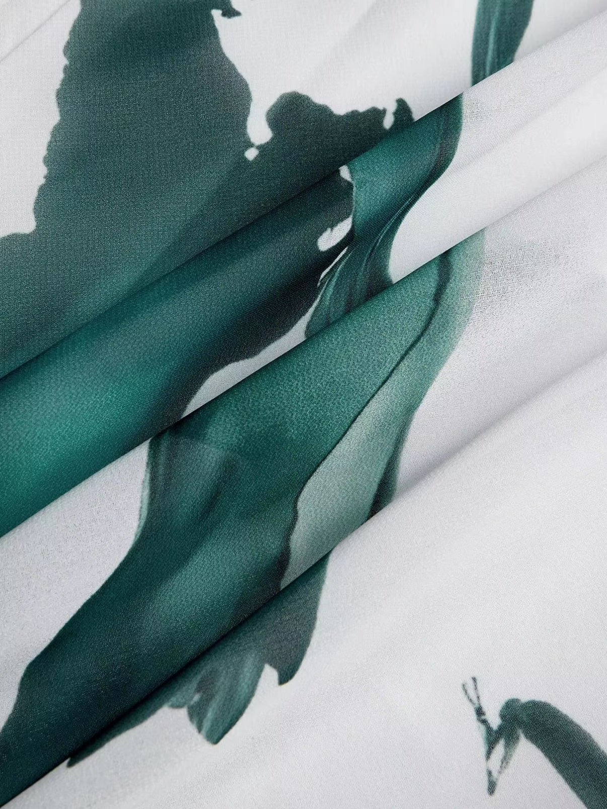 Liara™ | Elegant gown adorned with watercolour Print